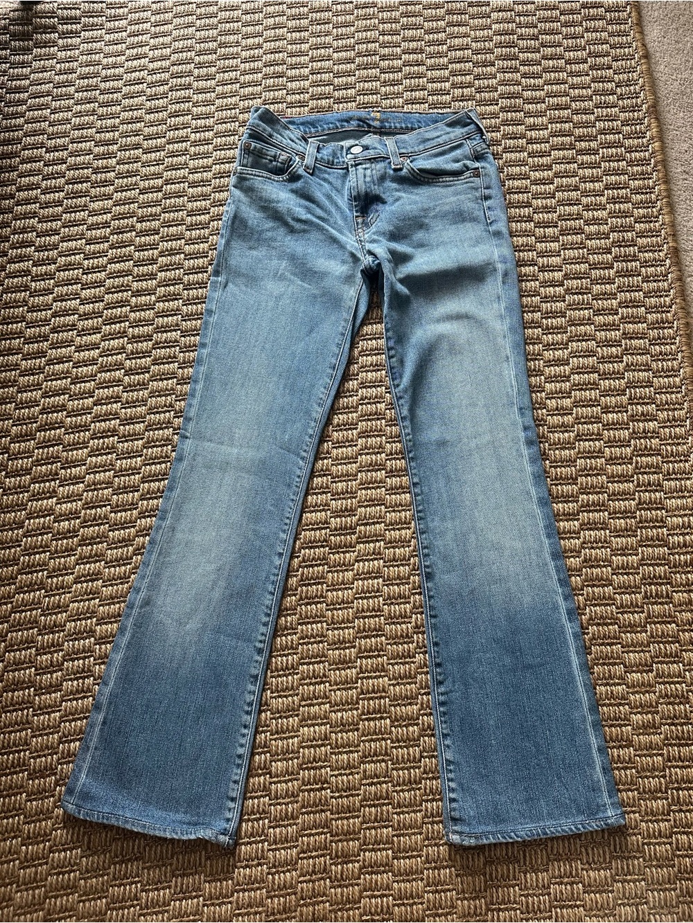 Never worn. 7 For All Mankind Women's Light Blue Boot Cut Jeans